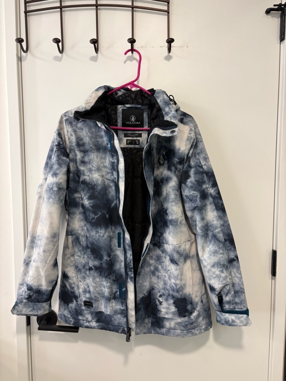 Volcom Women's Navy and White Tie-Dye Ski Jacket
